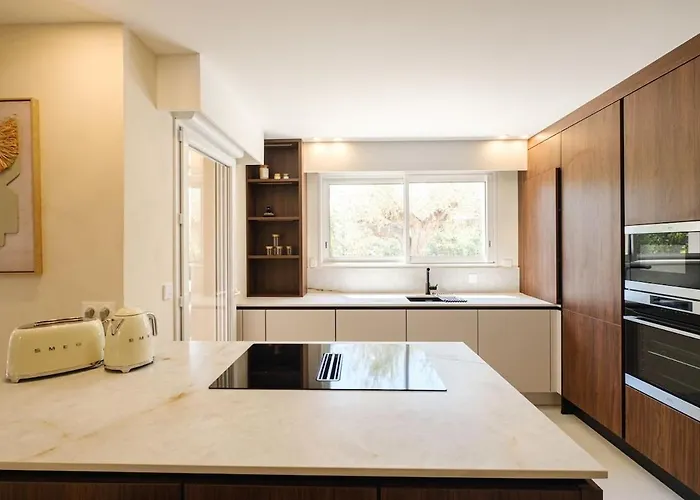 Luxurious New Pool Golf St Tropez ヴィラ