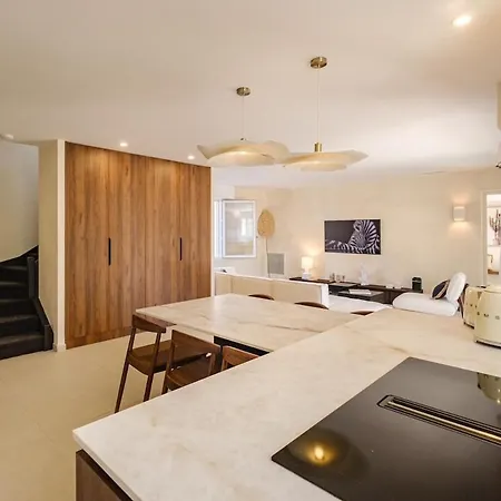 Luxurious New Pool Golf St Tropez Villa