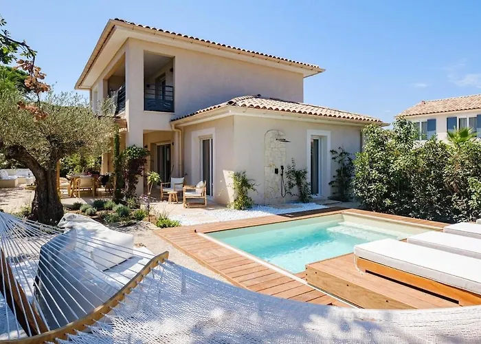 Luxurious New Pool Golf St Tropez Βίλα