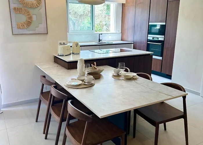 Вілла Luxurious New Pool Golf St Tropez *