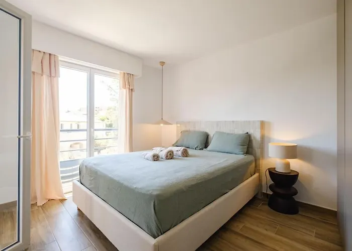 Luxurious New Pool Golf St Tropez Βίλα