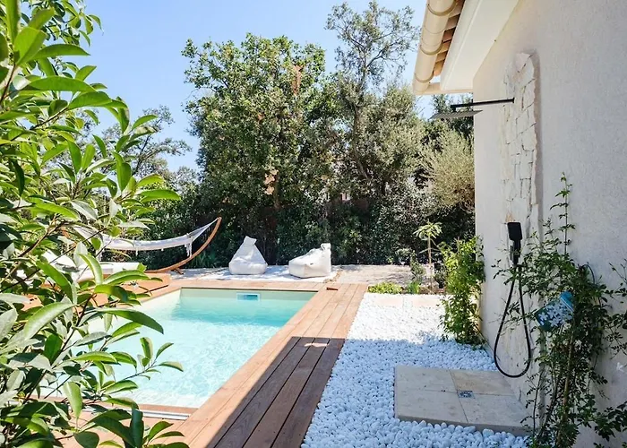 Luxurious New Pool Golf St Tropez Вілла *