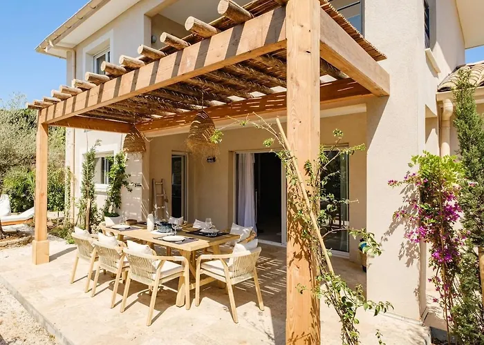 Luxurious New Pool Golf St Tropez