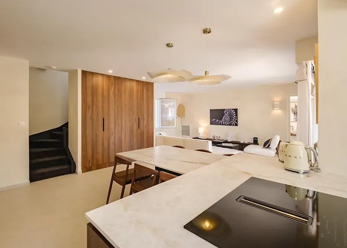 Luxurious New Pool Golf St Tropez Villa