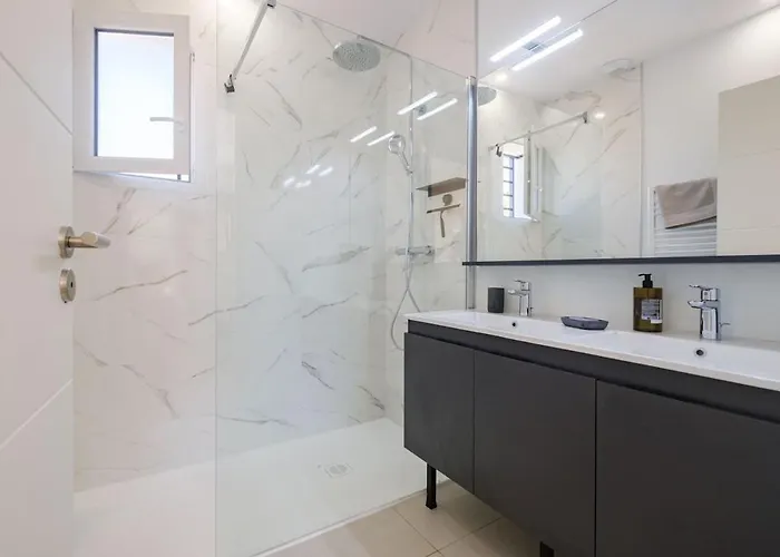 Luxurious New Pool Golf St Tropez * Сент-Максім