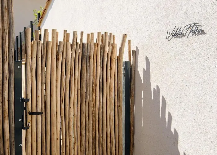 Вілла Luxurious New Pool Golf St Tropez Сент-Максім